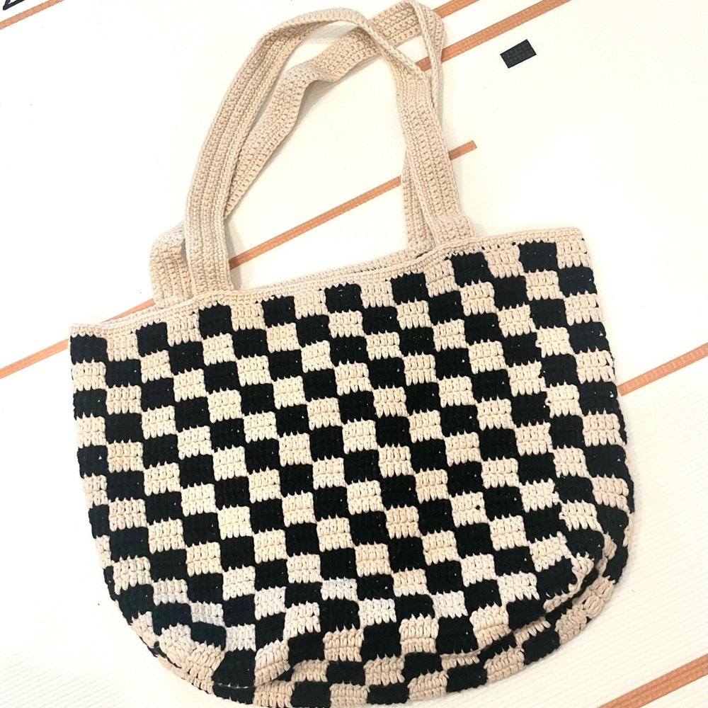 Knitted checkerboard shoulder bag